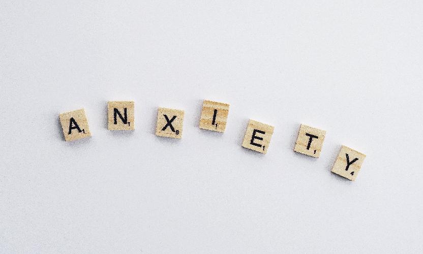 What does anxiety feel like? What does anxiety feel like? Did you know that anxiety impacts our thoughts, behaviours and physical symptoms. It intrudes into our lives and can stop us from having a job or career, pursuing meaningful activities, making friends or dating. It stops us from living healthily and happily. Is this what's happening to you?